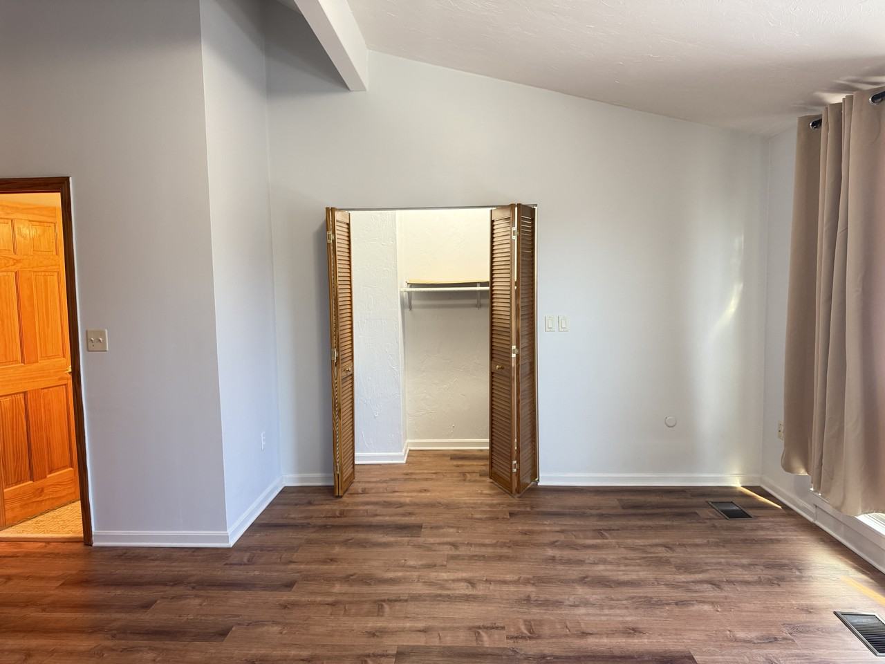 166 Quincy Shore Dr #107 - Photo 5 of 17