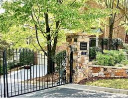 featured image of 2745 Lenox Rd Ne #5