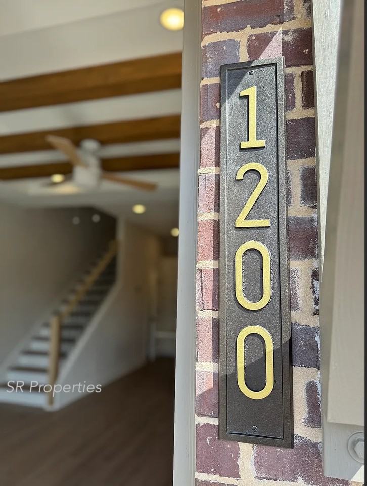 1200 Windsor Sq #1200 - Photo 2 of 17