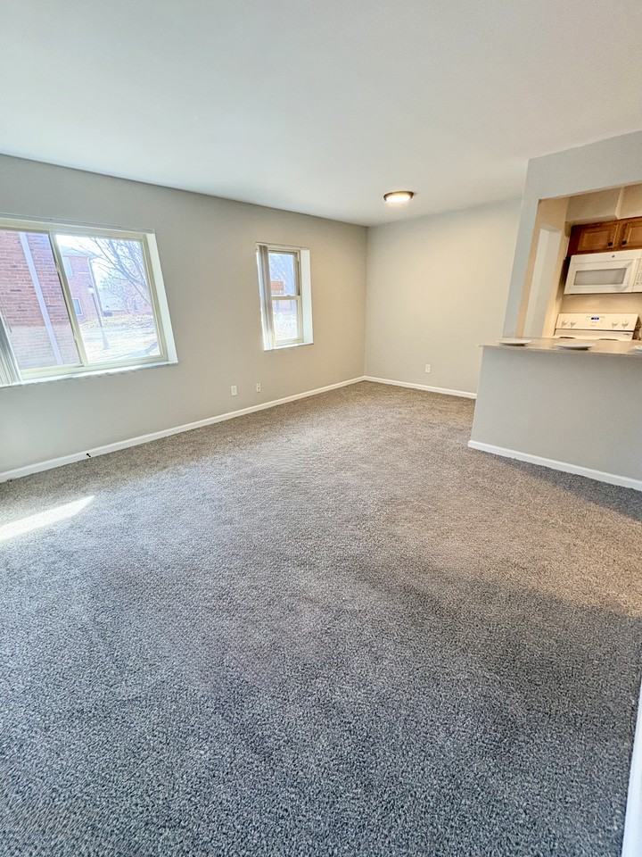 Provincial Ct #14 - Photo 2 of 18