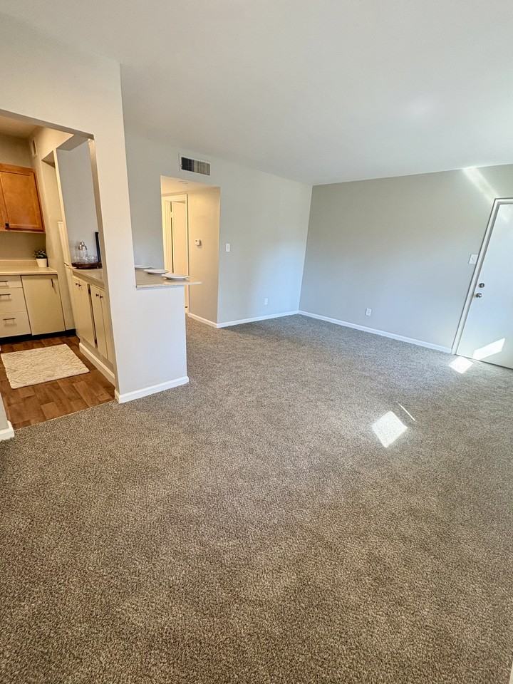 Provincial Ct #14 - Photo 4 of 18