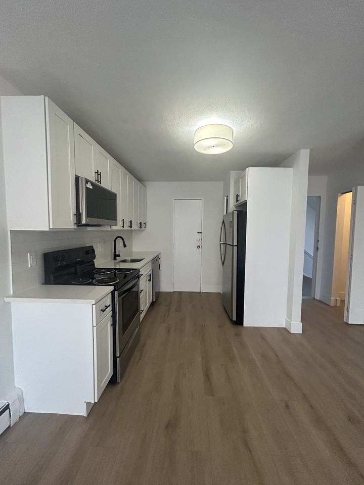 741 E 6th St #19 - Photo 2 of 11