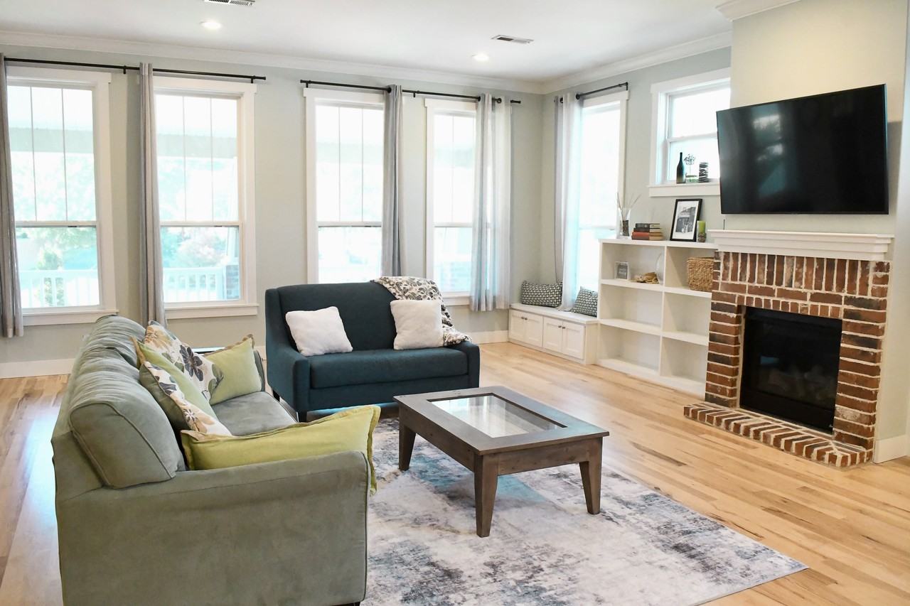 649 Sw 2nd St #NA - Photo 4 of 33