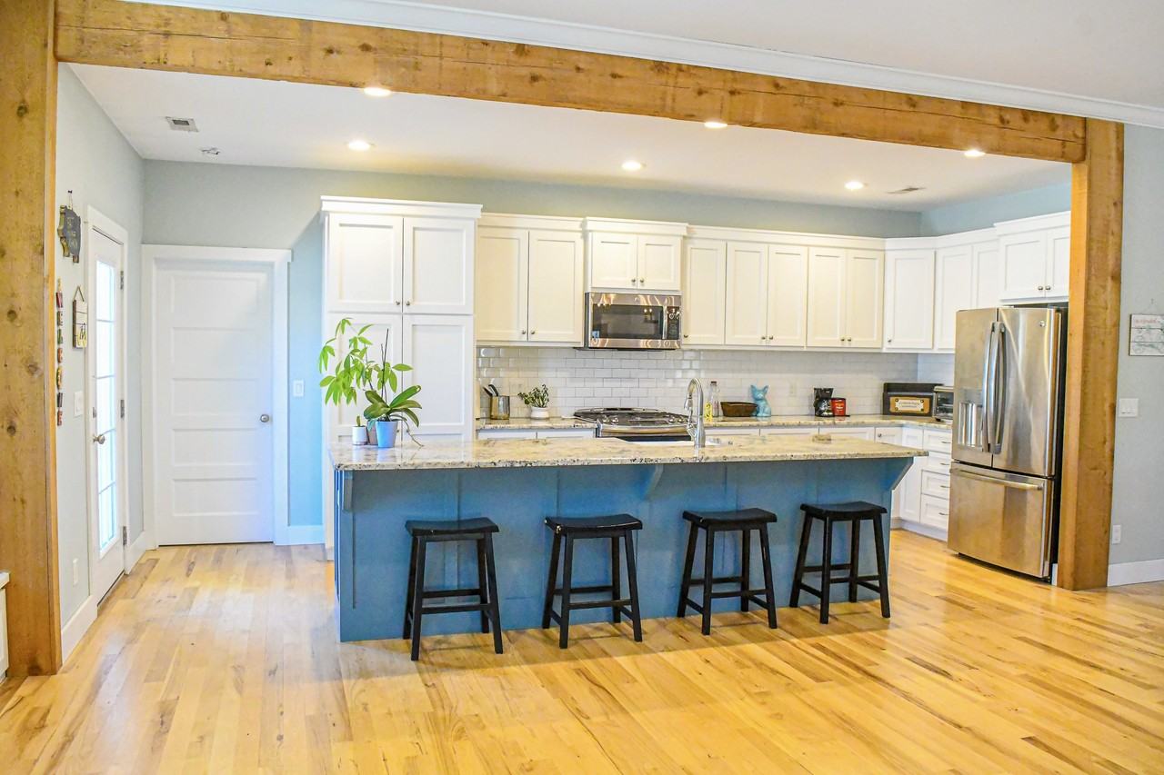 649 Sw 2nd St #NA - Photo 6 of 33