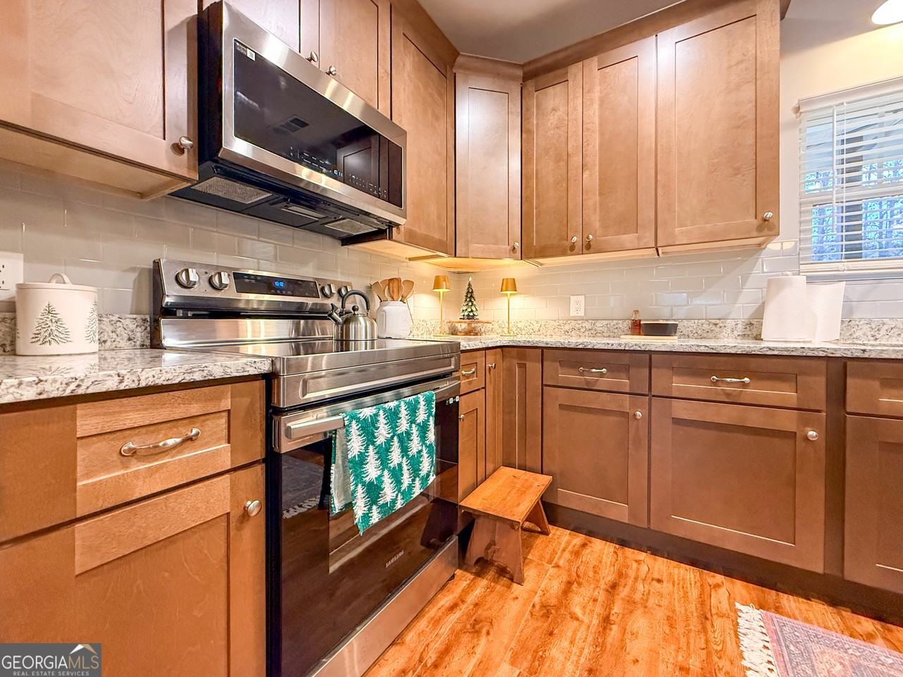 270 Townview Dr #1 - Photo 4 of 24