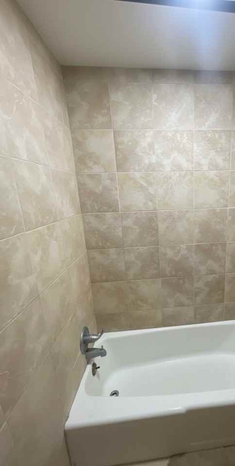 1527 Blake Ave #1 - Photo 4 of 7