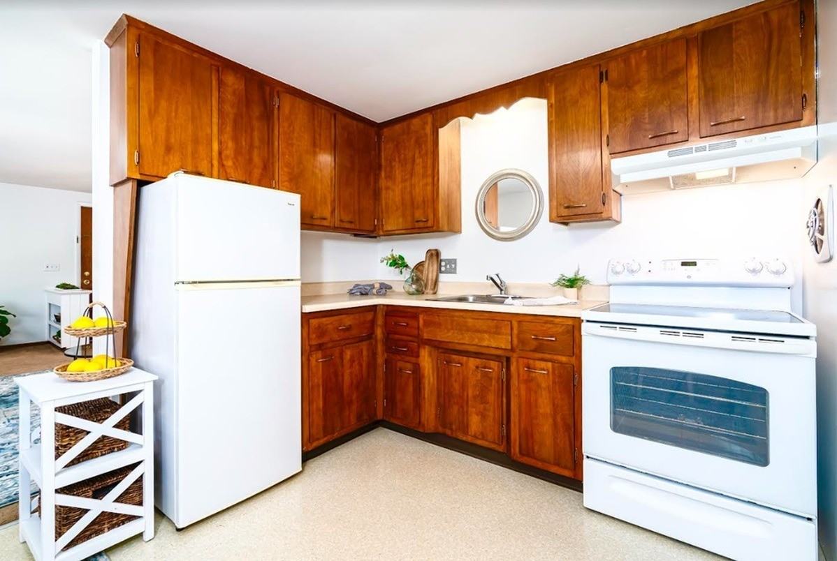 Imperial Manor East Apartments - Photo 3 of 17