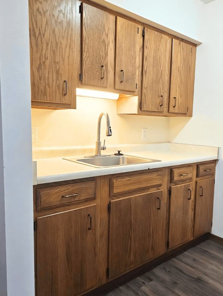 PARKWOOD GLEN - Photo 2 of 11