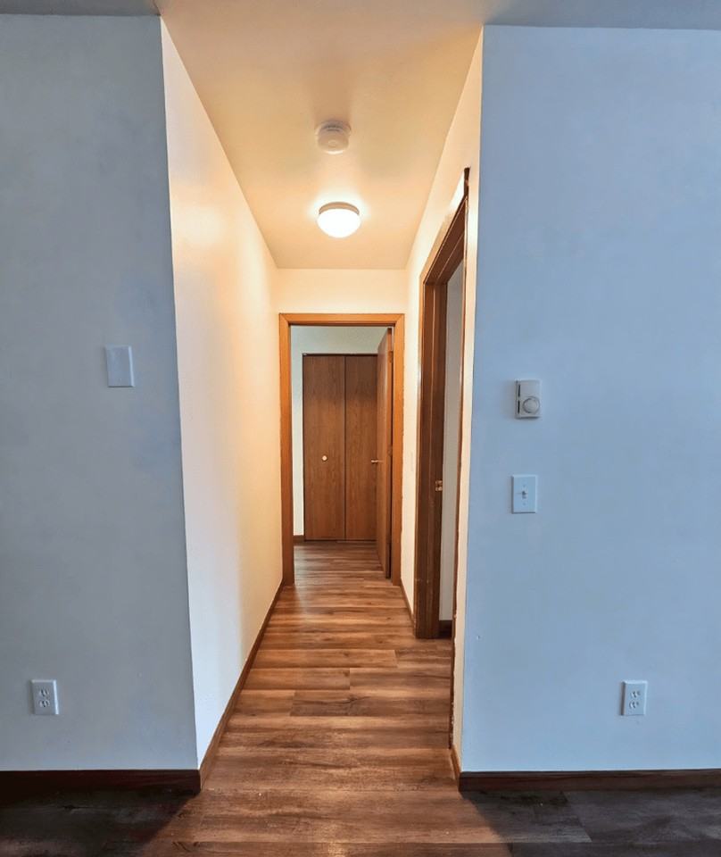 PARKWOOD GLEN - Photo 3 of 11