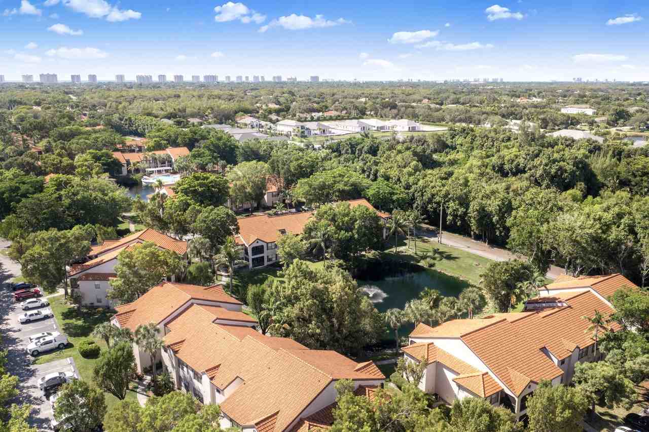 Oasis at Naples - Photo 3 of 28