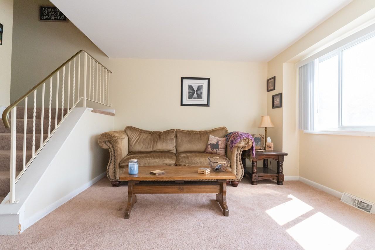 Londonaire Townhomes - Photo 2 of 10