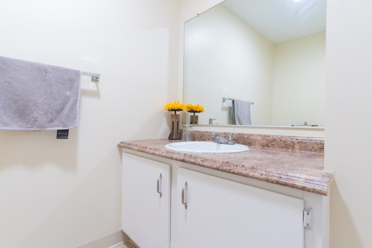 Londonaire Townhomes - Photo 3 of 10