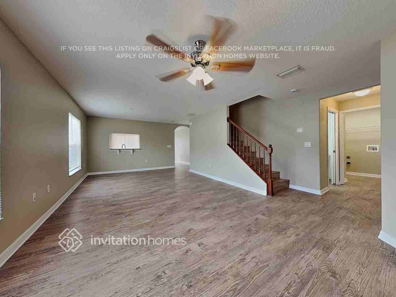 2458 Hamlet Cir - Photo 4 of 22