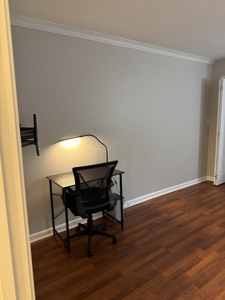 Dembrigh Ln #7 - Photo 2 of 8