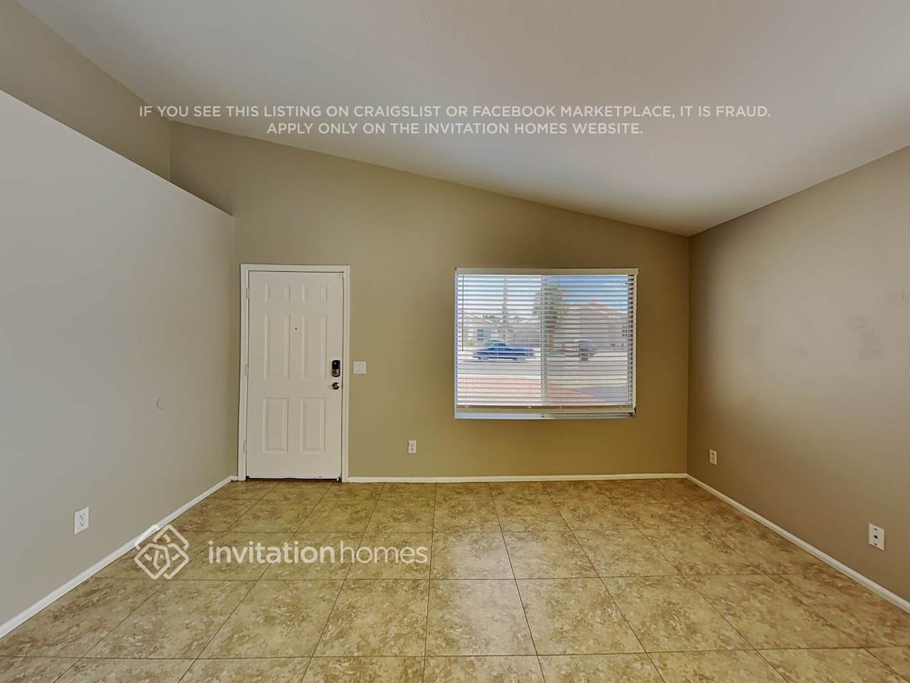 5011 E Colby St - Photo 3 of 17