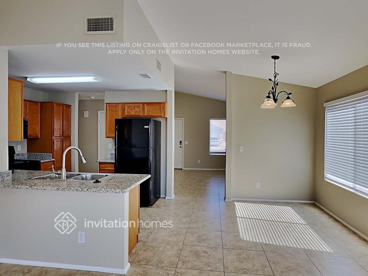 5011 E Colby St - Photo 7 of 17