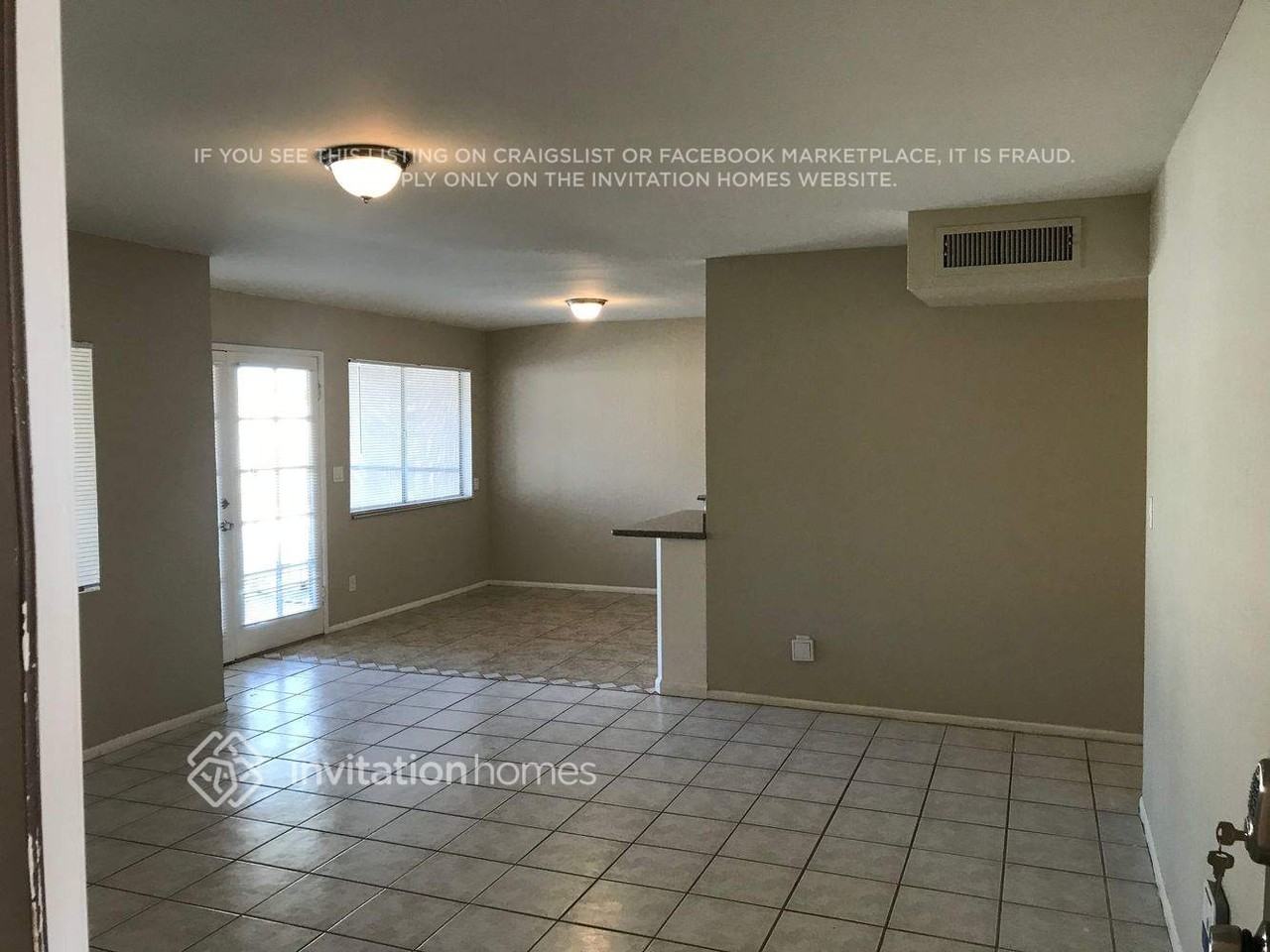 2202 W Charleston Ave - Photo 2 of 11