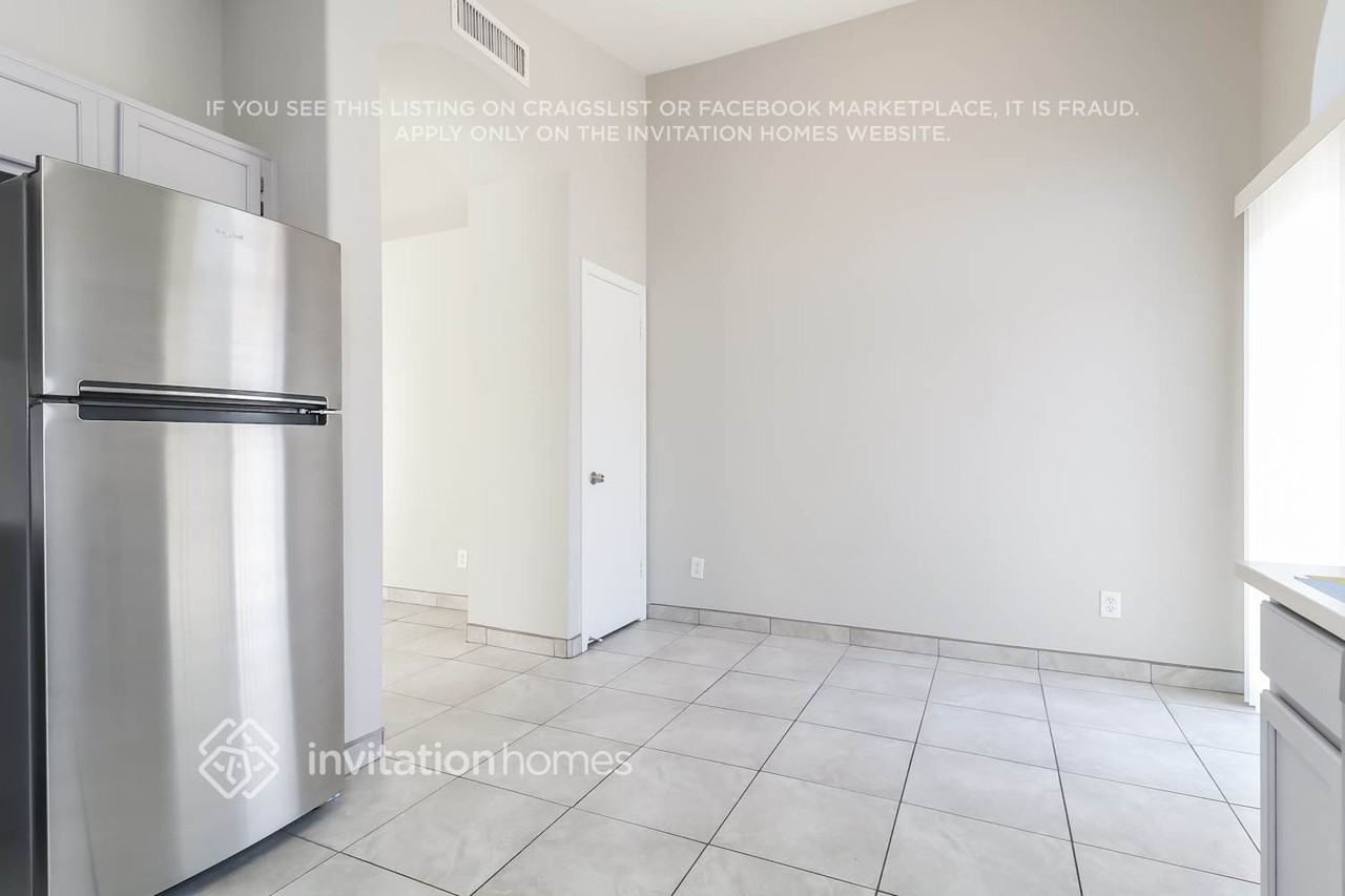 11312 W Puget Ave - Photo 7 of 16