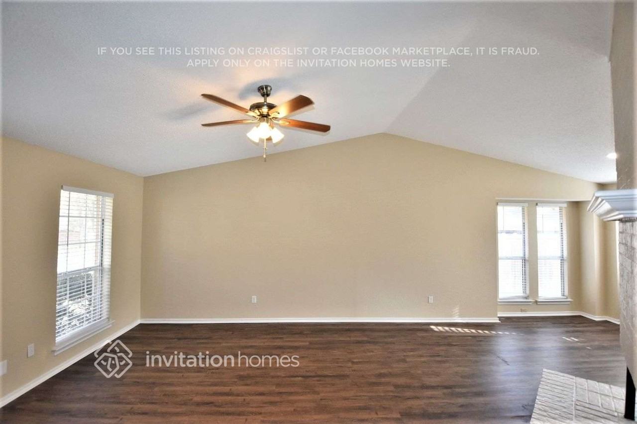 8465 Willow Creek Dr - Photo 4 of 22