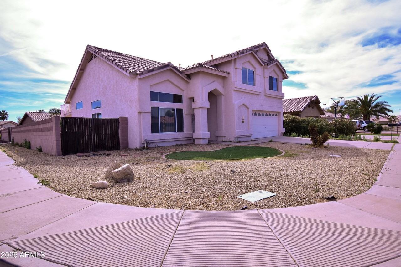 8807 W Wedgewood Dr - Photo 2 of 29