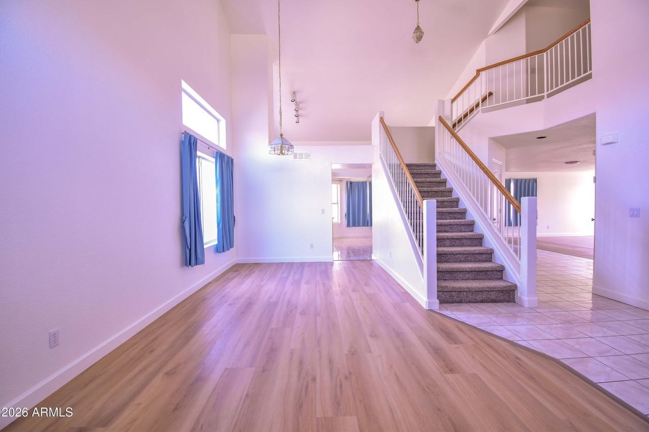 8807 W Wedgewood Dr - Photo 3 of 29