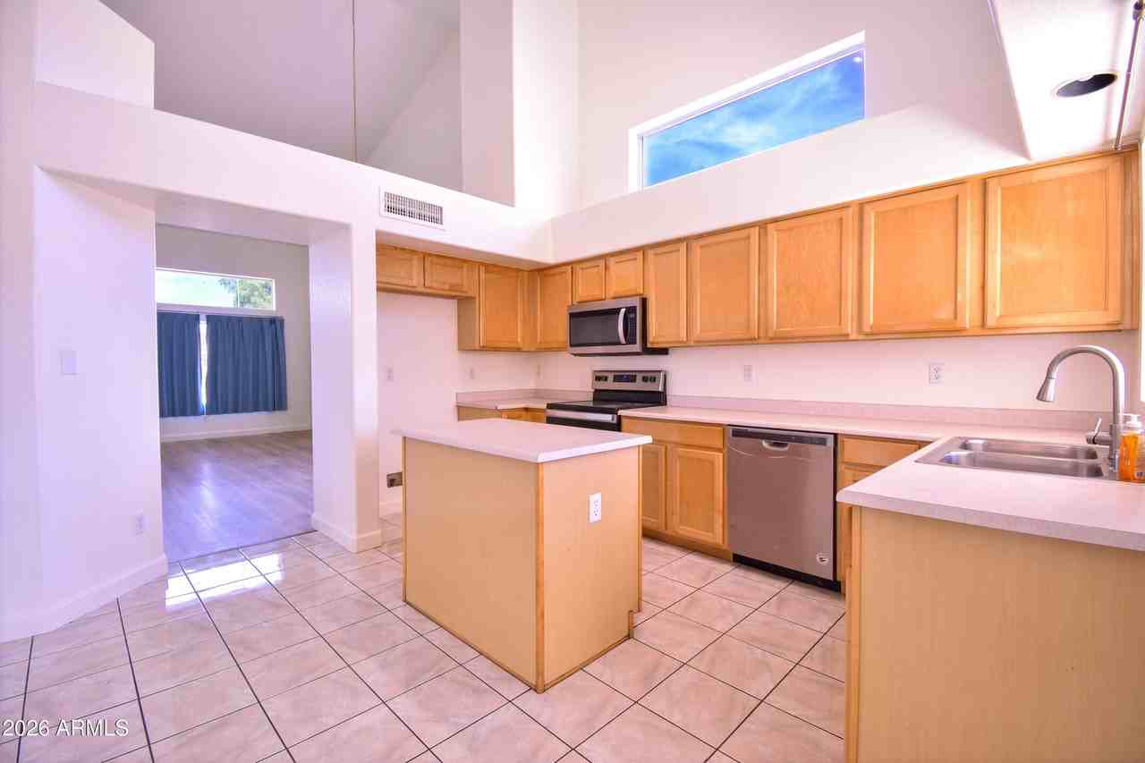 8807 W Wedgewood Dr - Photo 7 of 29