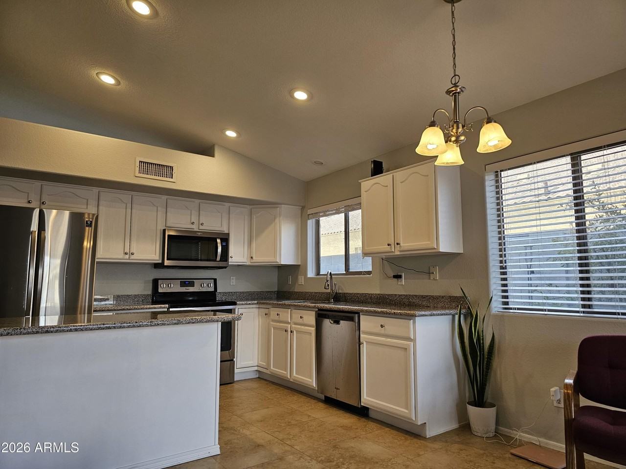 1605 W Geronimo St - Photo 3 of 12