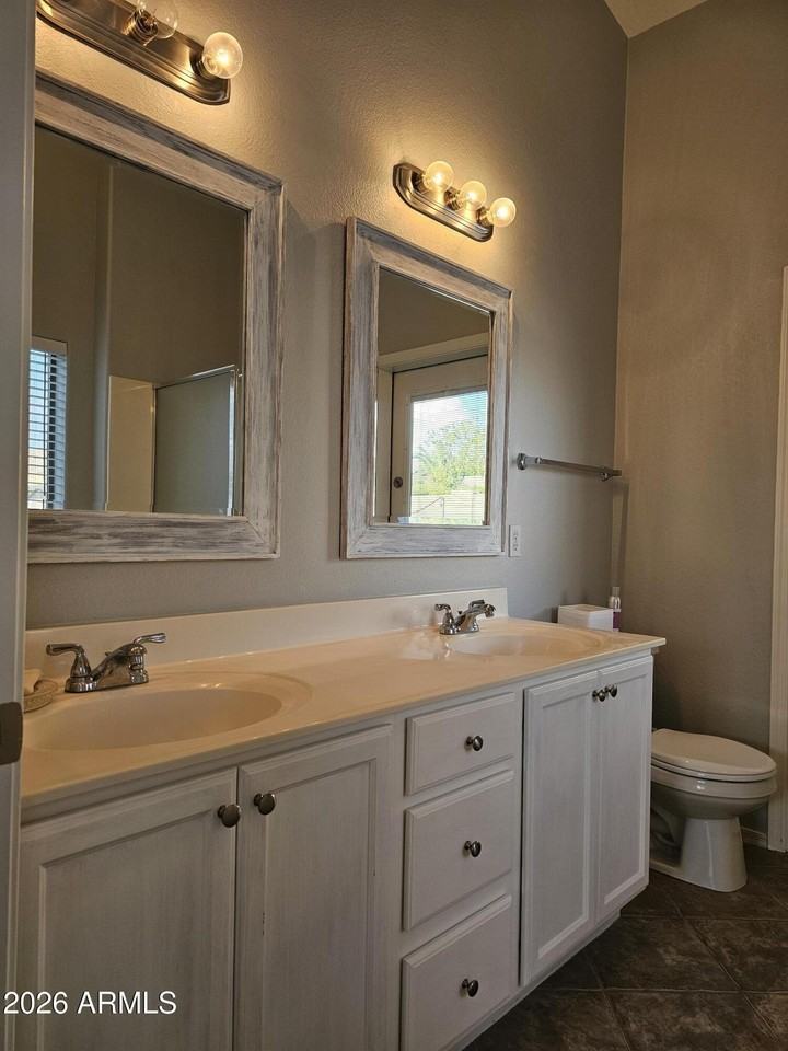 1605 W Geronimo St - Photo 6 of 12