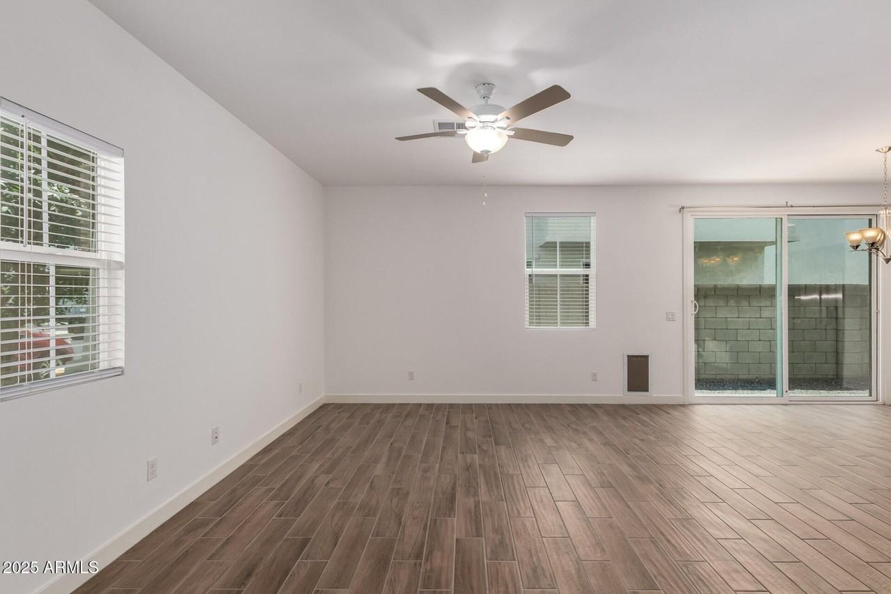 5552 S Dillon - Photo 5 of 50