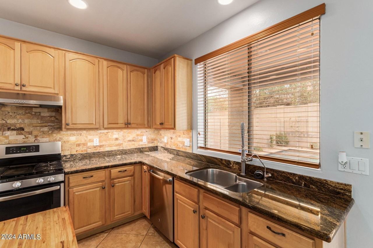 2626 W Florentine Rd - Photo 5 of 20