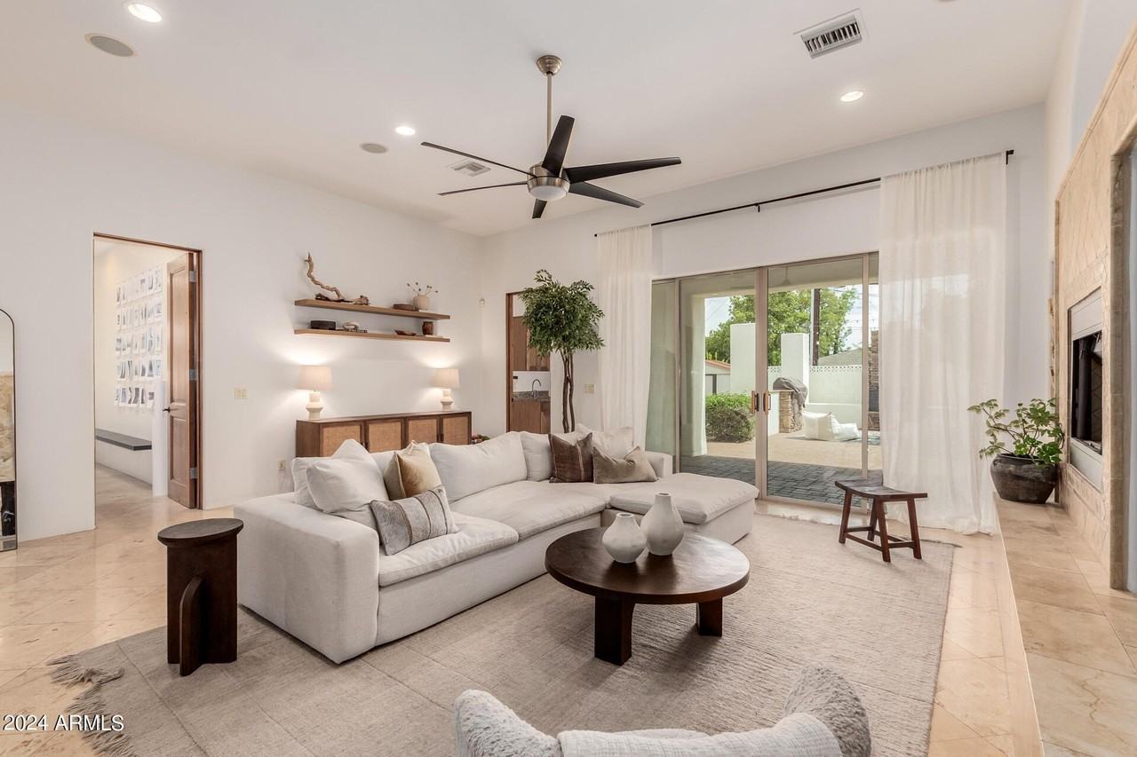 1953 E Montebello Ave - Photo 4 of 50