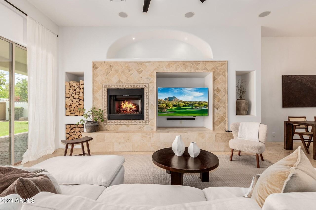 1953 E Montebello Ave - Photo 6 of 50