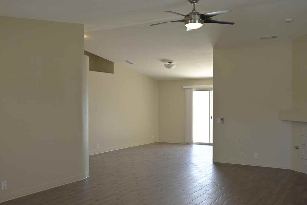 43730 Louisiana St - Photo 4 of 15