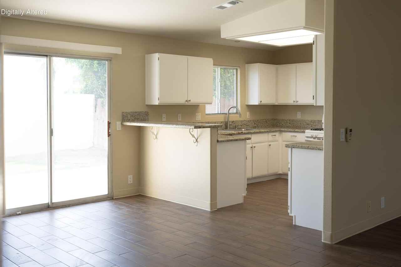 43730 Louisiana St - Photo 5 of 15