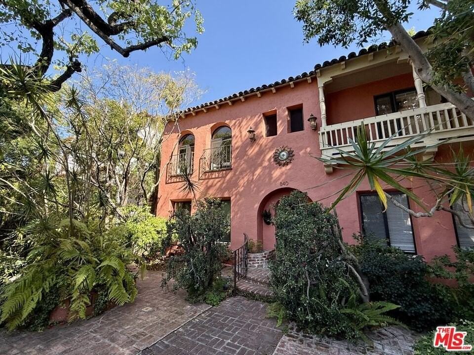 840 Huntley Dr Apt 2 #2 - Photo 2 of 46