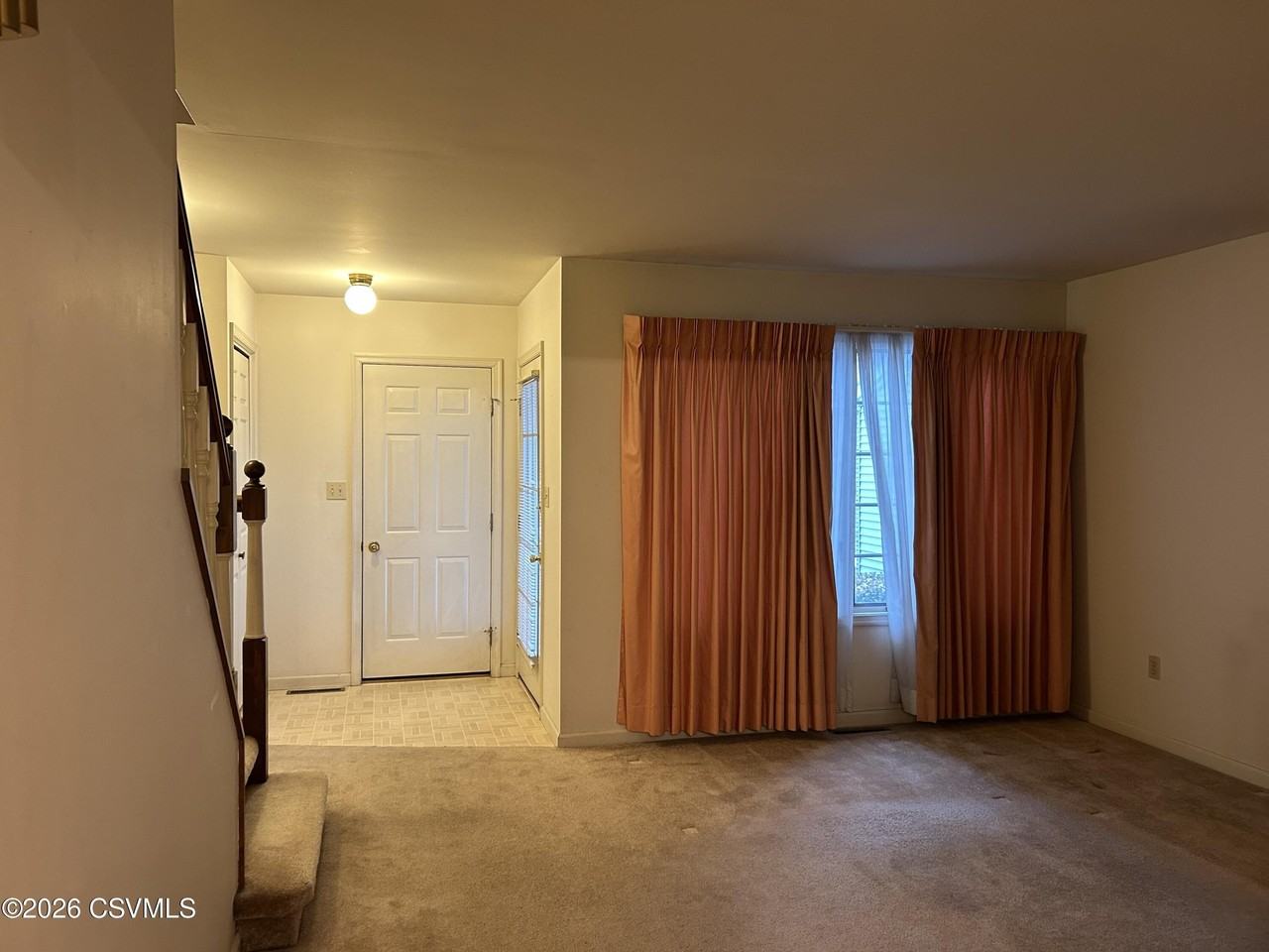 444 Meadow Ln - Photo 4 of 10