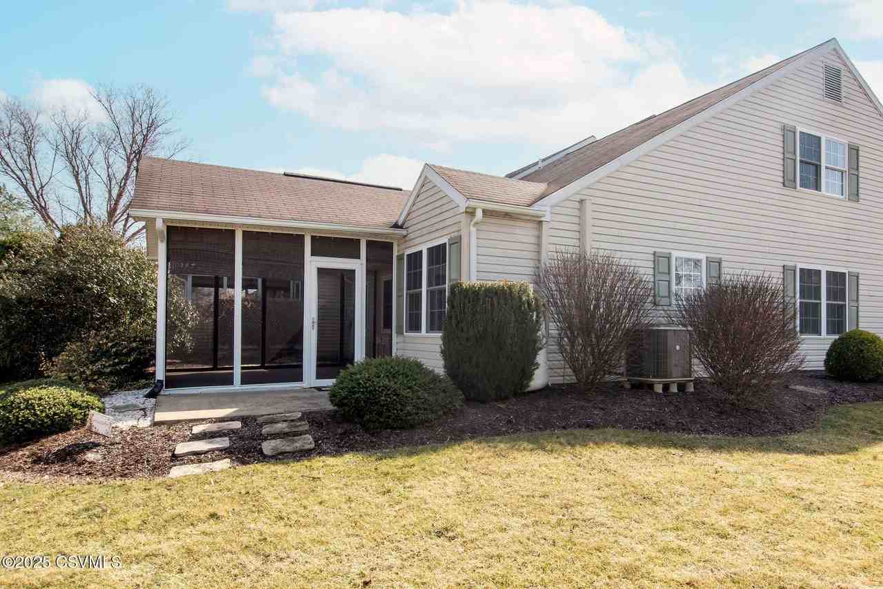 216 Birchtree Ln - Photo 7 of 33