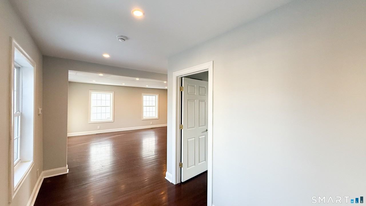 271 Seaside Ave Unit A - Photo 2 of 24