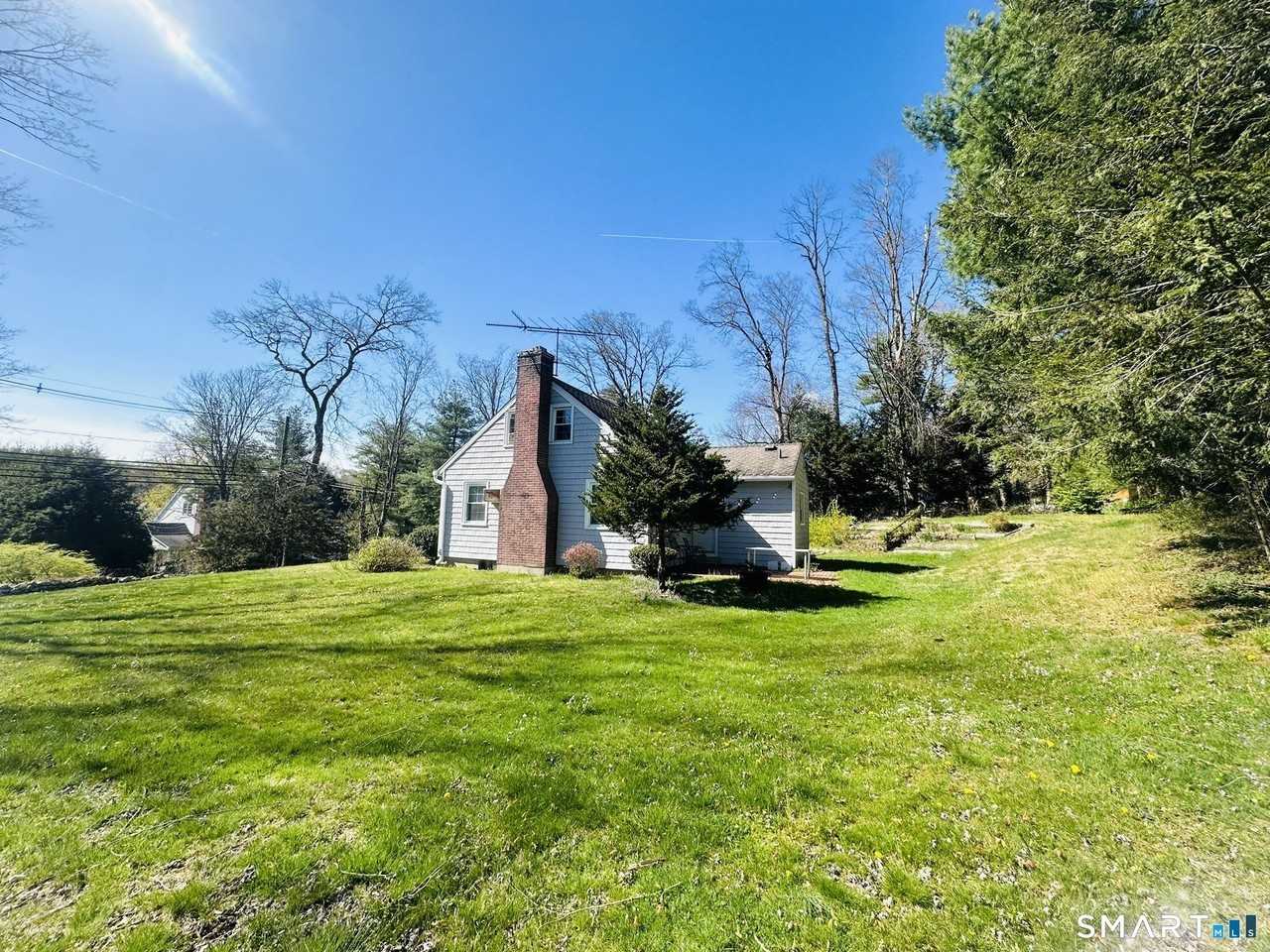 37 Weed St - Photo 7 of 33