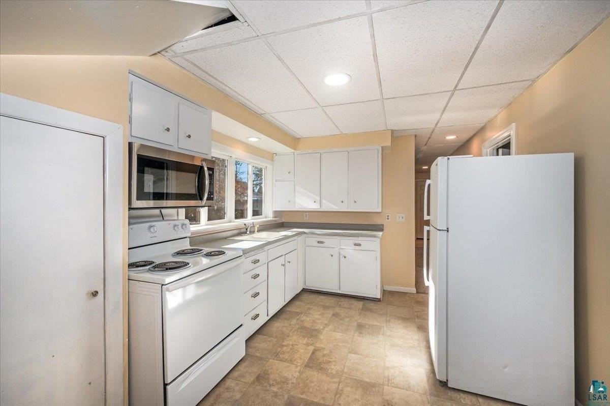 1301 Hughitt Ave - Photo 4 of 8