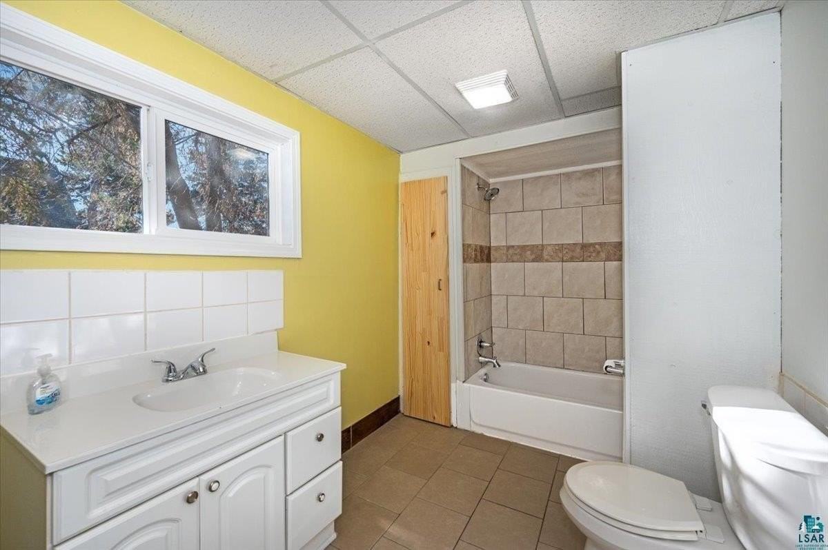 1301 Hughitt Ave - Photo 6 of 8