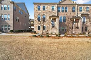 featured image of 3960 Redwood Dr