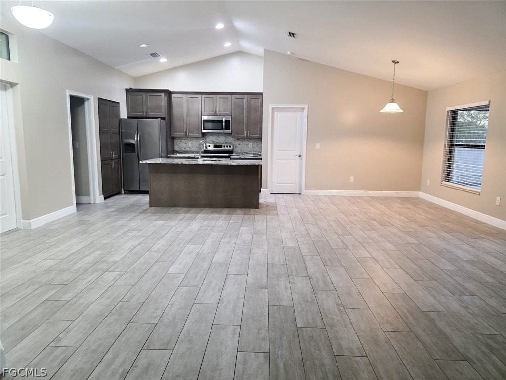 4120 Ne 15th Pl - Photo 3 of 10