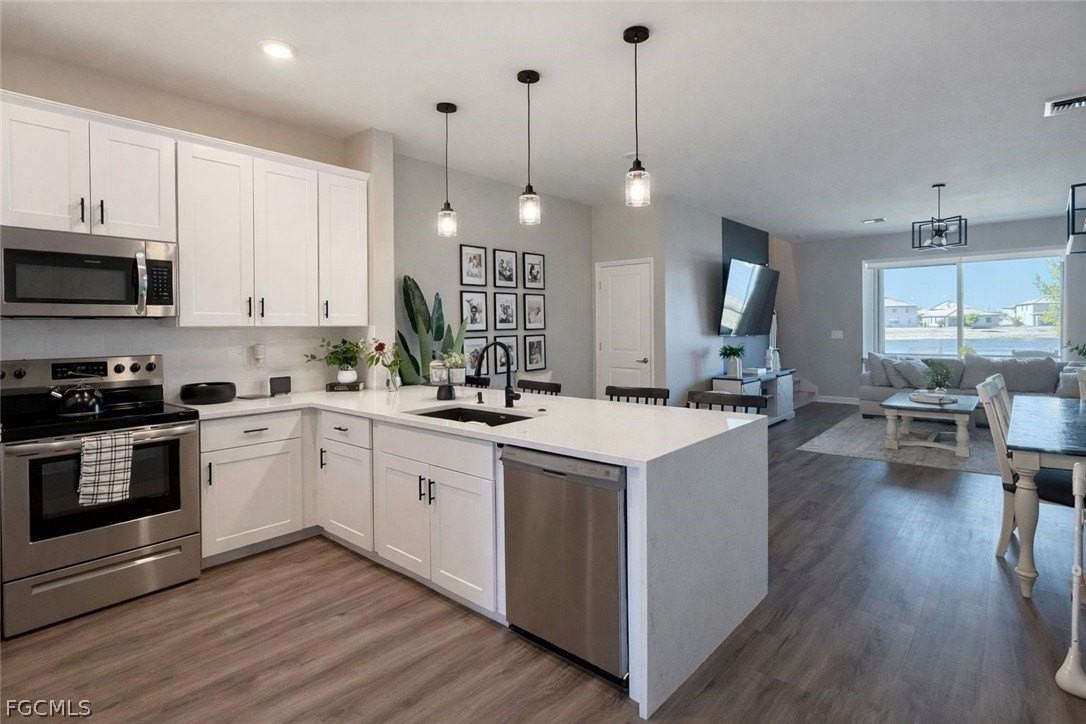 14226 Pine Lodge Ln - Photo 2 of 13