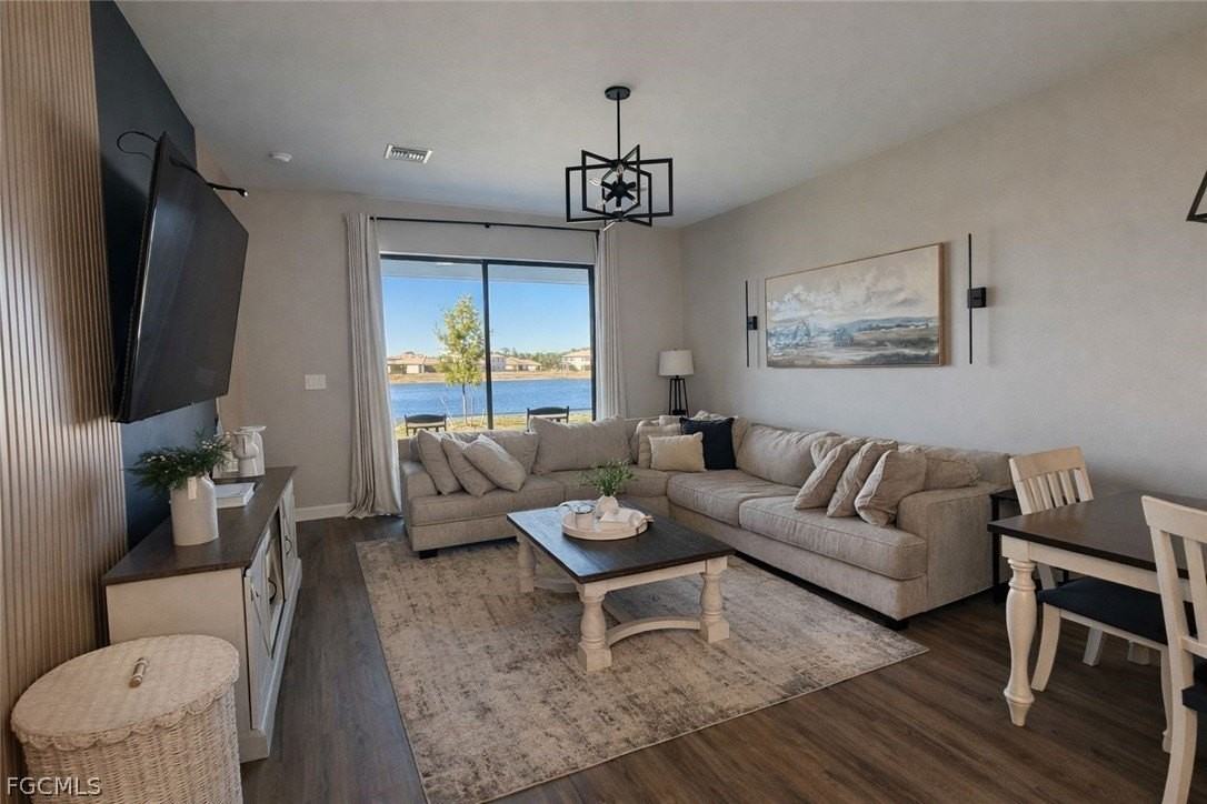 14226 Pine Lodge Ln - Photo 4 of 13