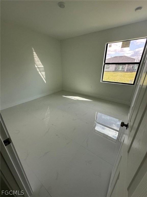 465 Petite Ave - Photo 7 of 9