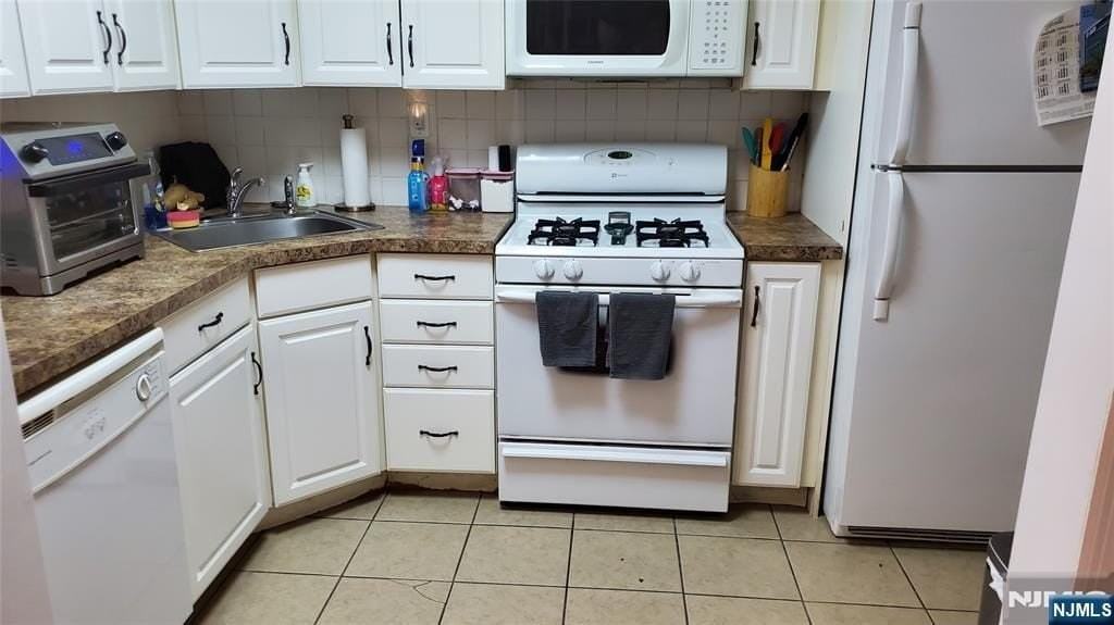 662 Bloomfield Ave - Photo 5 of 6