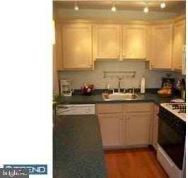 20 Emandan Ln - Photo 4 of 12