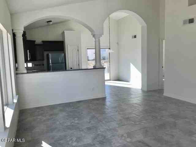 809 Chillington Rd - Photo 4 of 11