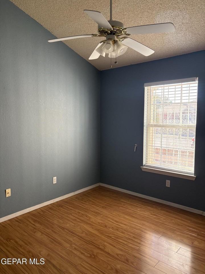 13981 Veny Webb St - Photo 2 of 20